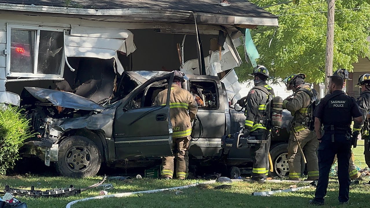 Saginaw MI (TRUCK vs HOUSE PI EJECTION) Scene