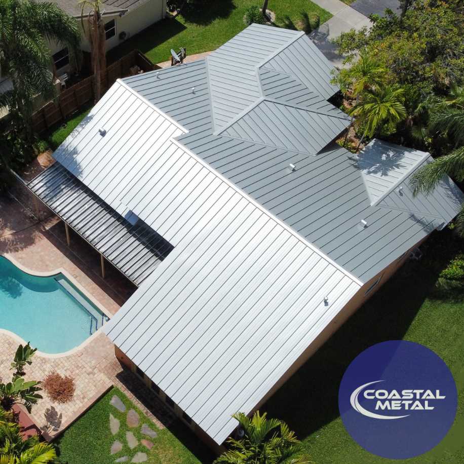 How to Identify and Prevent Metal Roof Fading and Chalking