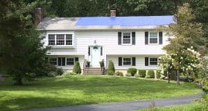 roofer dies after fall in Clinton