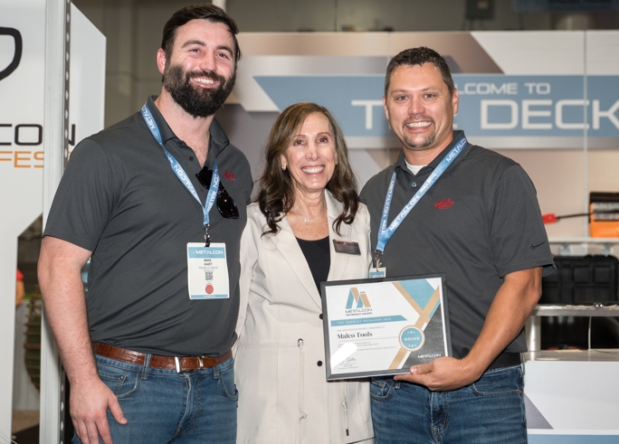 METALCON presents award to Malco Tools.jpg